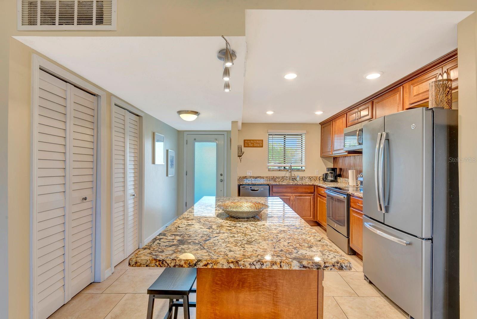 LIDO SHORES - Residential