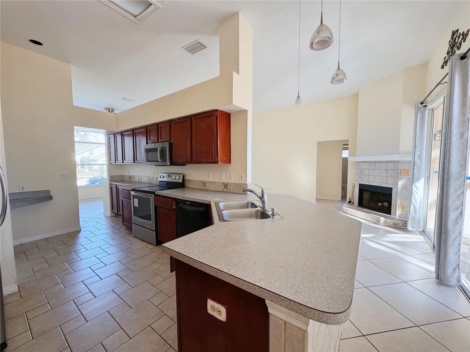 PIEDMONT LAKES PHASE TWO - Residential Lease