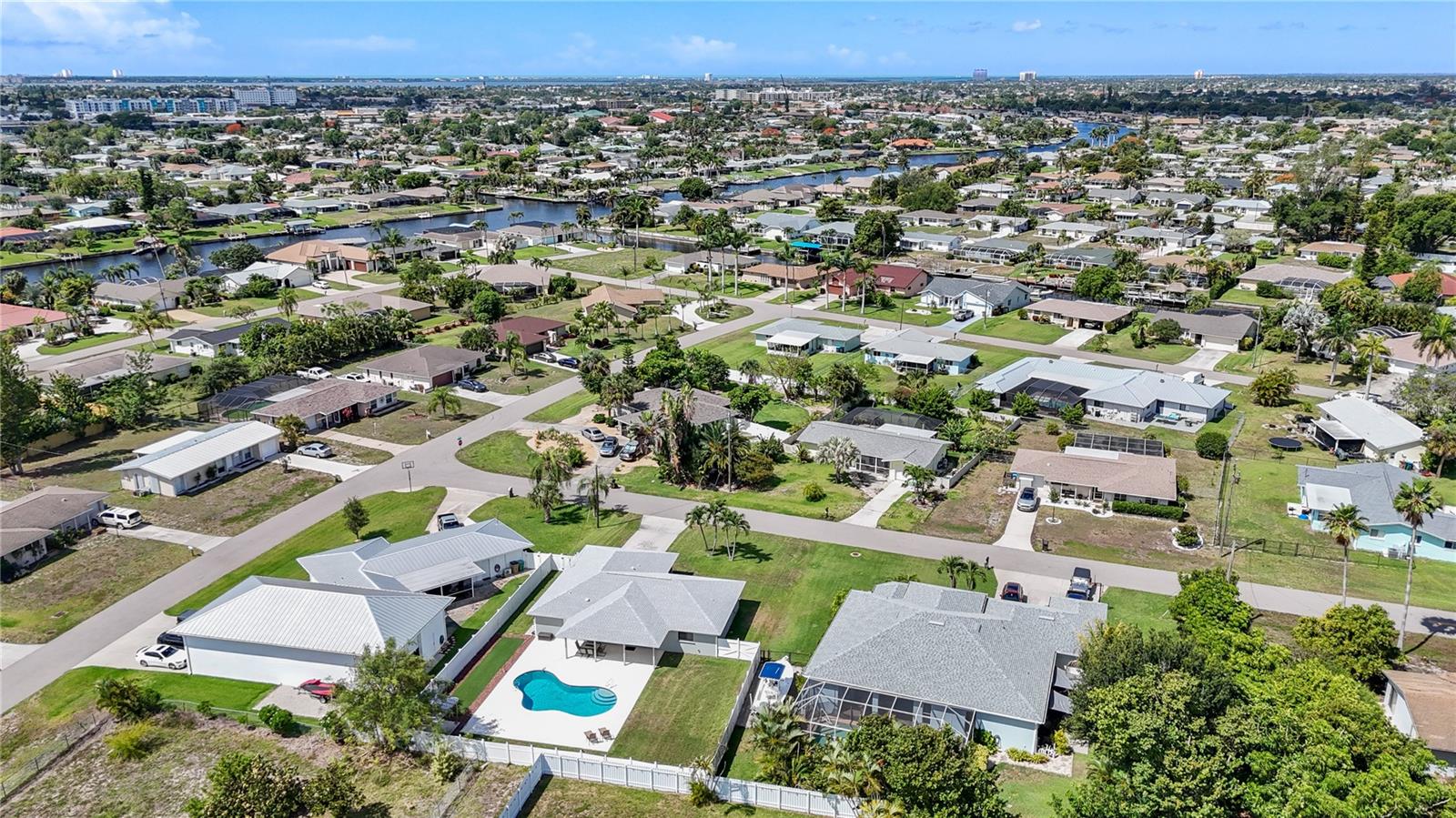 CAPE CORAL - Residential
