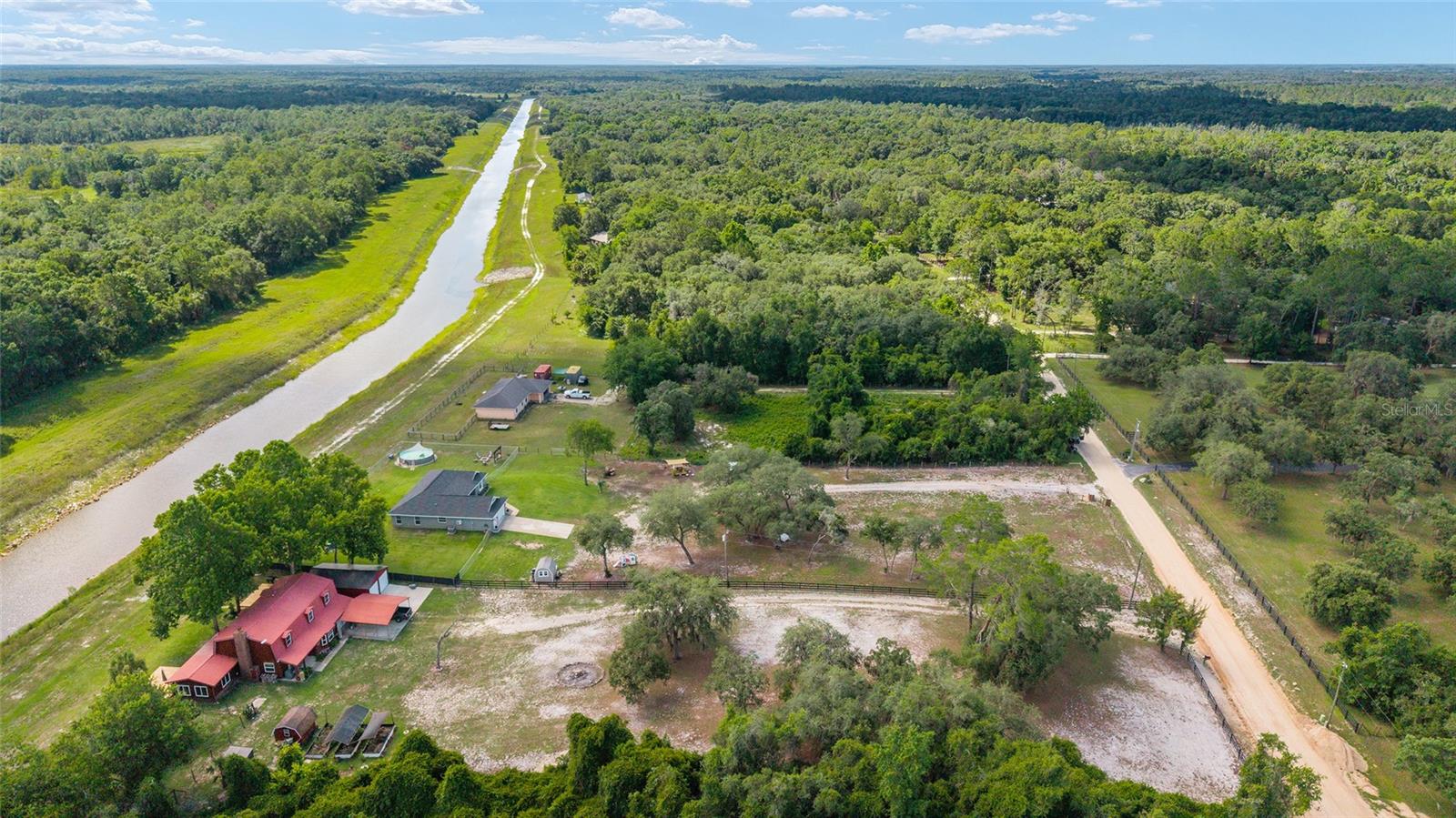 7435 N NATURE TRAIL