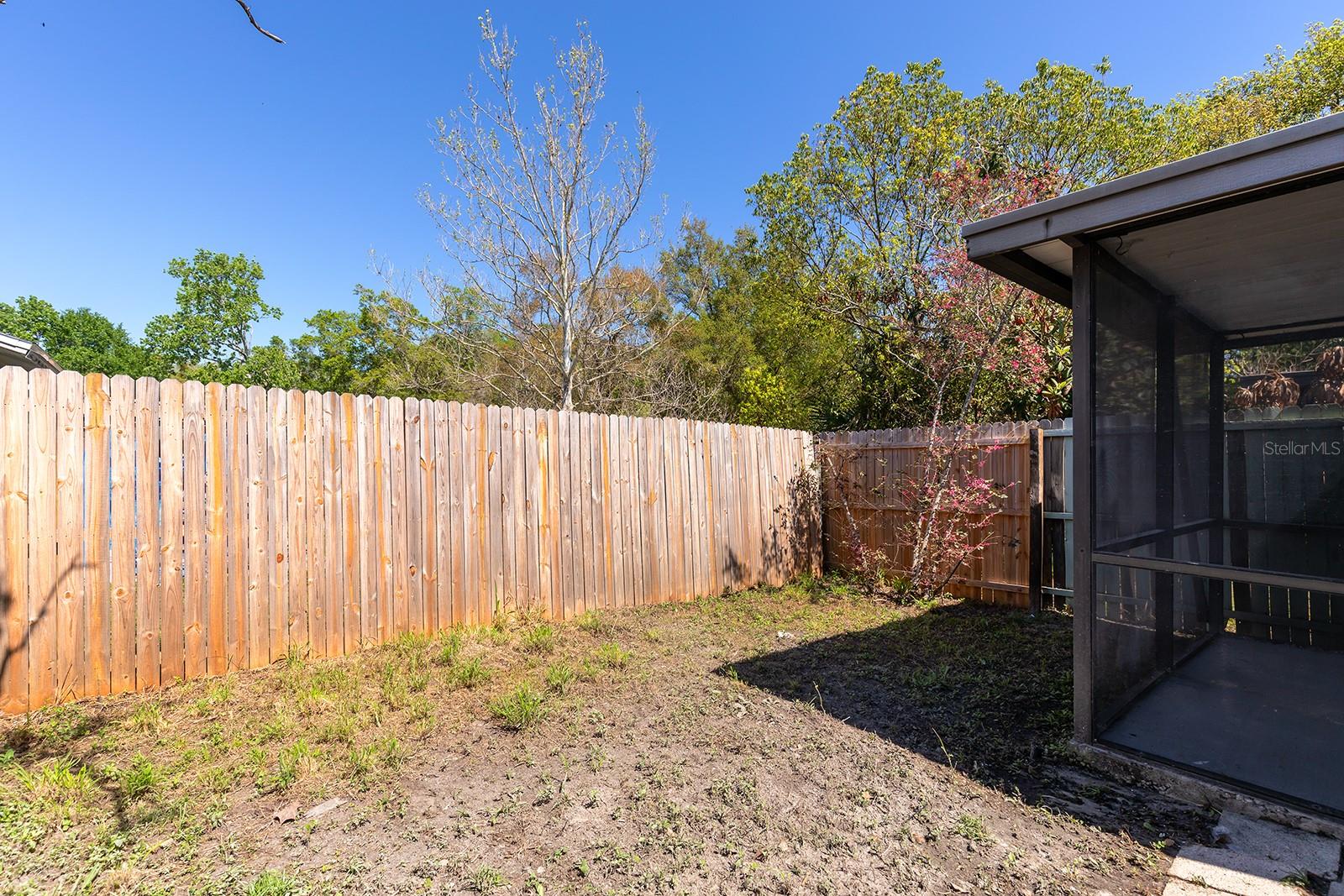 WESTSIDE TWNHMS - Residential