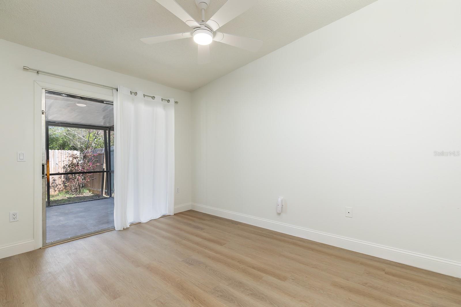 WESTSIDE TWNHMS - Residential