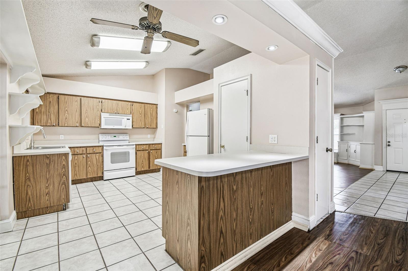 1565 LONG POND DRIVE