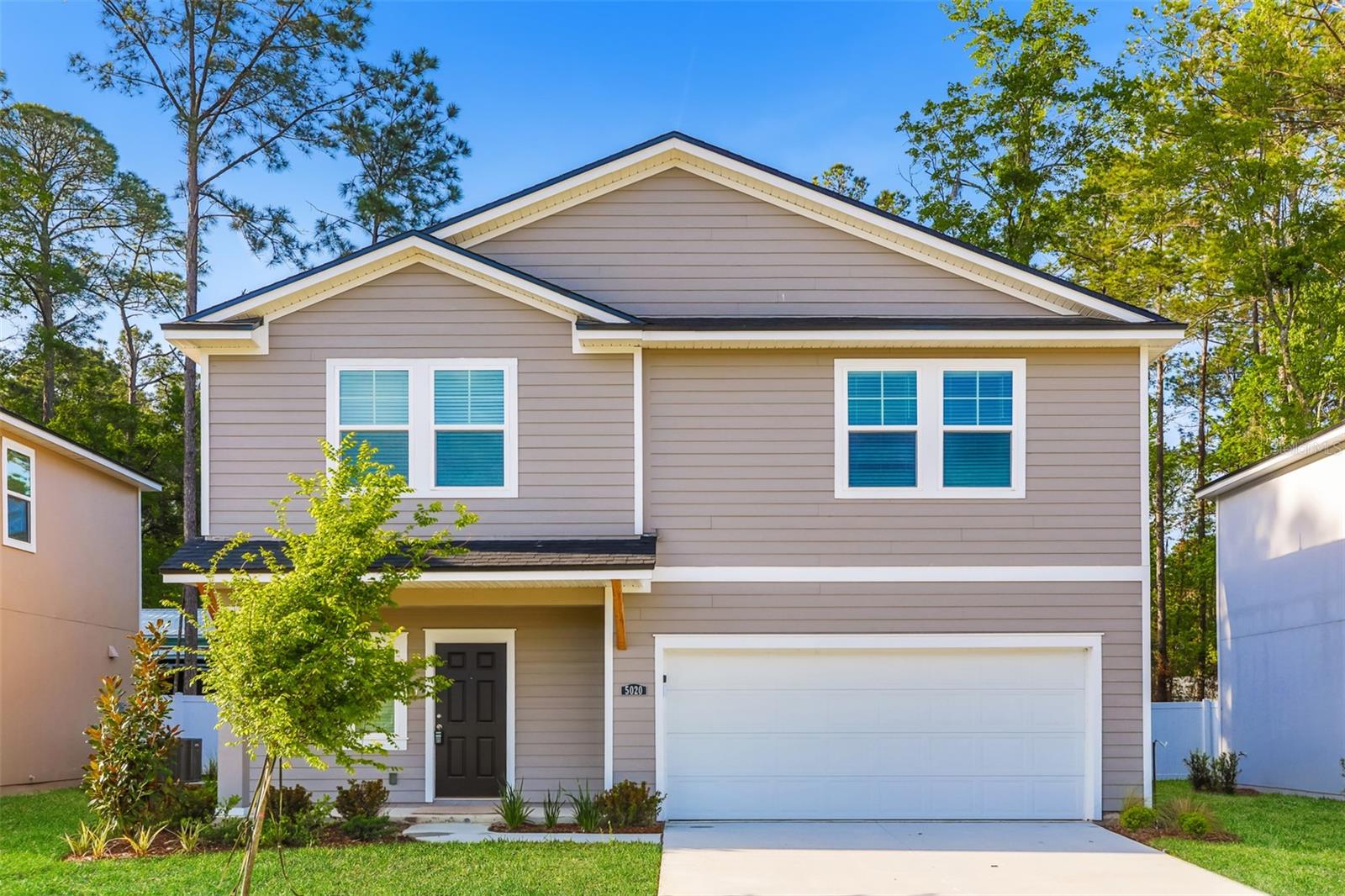 $0 SECURITY DEPOSIT offered for those that qualify through Termwise.
MOVE IN SPECIAL TERMS:
Sign by July 31: Receive $500 off To Be applied on the 1st full months rent and *NO APPLICATION FEE
(Application fee refunded after move-in) Terms may change. Don't miss your chance to save!
**Lease shall reflect Actual Base rent**
Welcome to 5020 Bramante Drive, a delightful residence located in the vibrant city of Jacksonville, Florida. This charming home features 4 bedrooms and 2.5 bathrooms, providing a comfortable 1,866 sq ft of living space, ideal for families or those who enjoy having extra room.
As you step inside, you're greeted by an inviting open floor plan that effortlessly connects the living room, dining area, and kitchen. The well-equipped kitchen comes with modern appliances, ample storage, and a convenient breakfast bar, making it a perfect spot for cooking and socializing.
The spacious primary suite serves as a tranquil retreat, complete with an en-suite bathroom featuring dual sinks and a relaxing shower. The additional bedrooms are generously sized, offering plenty of flexibility for family, guests, or even a home office.
Outside, the backyard provides a great space for entertaining or enjoying the beautiful Florida weather, perfect for barbecues, gardening, or simply unwinding after a long day. Conveniently located near shopping, dining, and recreational areas, 5020 Bramante Drive offers an excellent opportunity to embrace the vibrant Jacksonville lifestyle. Don't miss your chance to call this inviting home your own!
