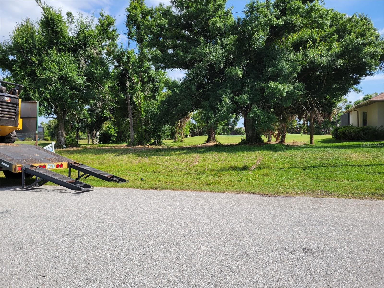 ROTONDA WEST LONG MEADOW - Land