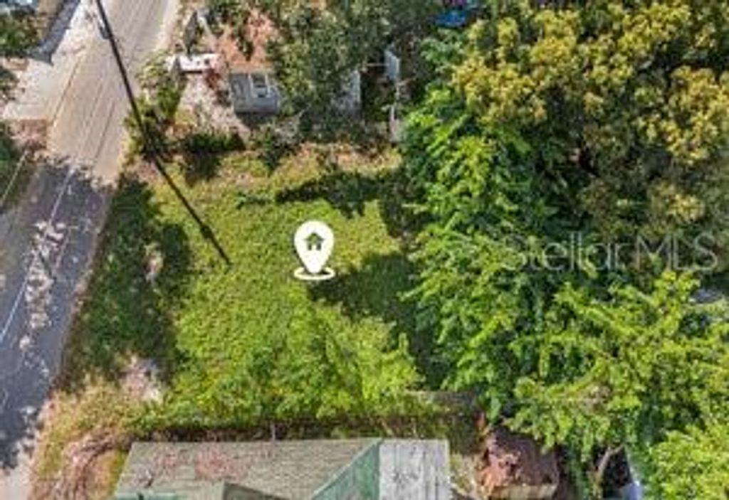 Photo of 2304 N Grove Avenue, Tampa, FL 33602 (MLS # A4668822)