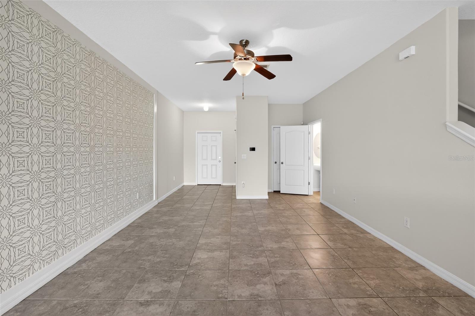 HAWKS POINT PH N TWNHMS - Residential