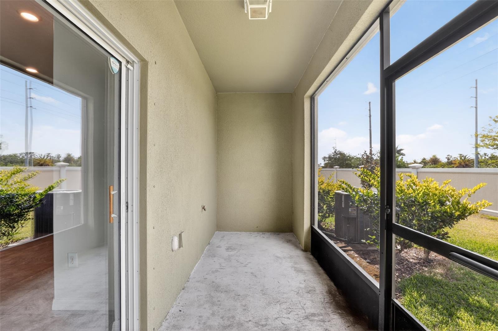 HAWKS POINT PH N TWNHMS - Residential