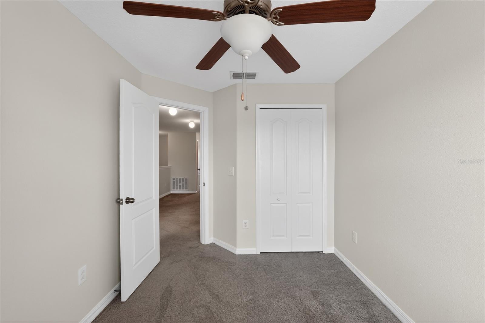 HAWKS POINT PH N TWNHMS - Residential