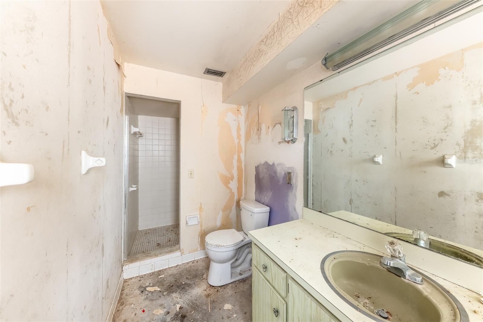 WINSOR MANOR - Residential