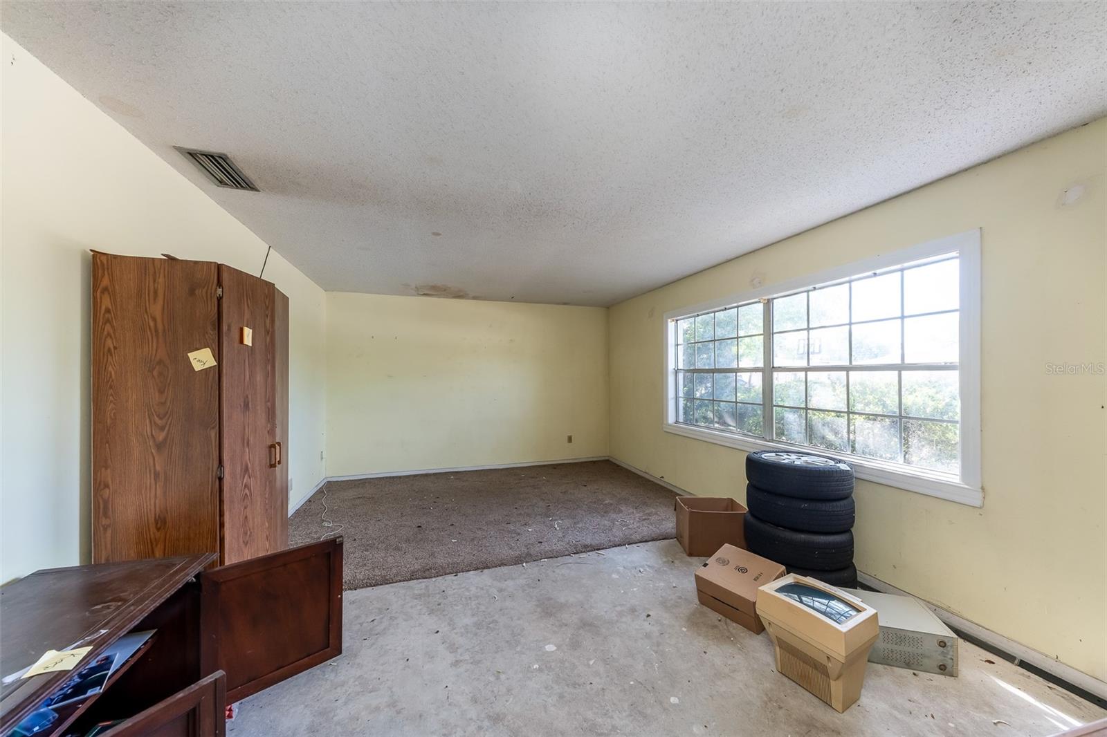 WINSOR MANOR - Residential