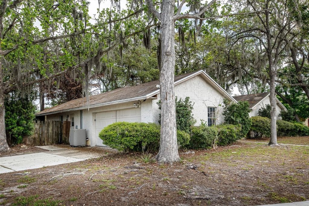Photo of 136 Glendale Drive, Longwood, FL 32750 (MLS # O6398306)
