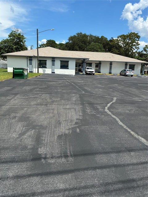 Photo of 3235 Us Highway 441/27, Fruitland Park, FL 34731 (MLS # G5117010)