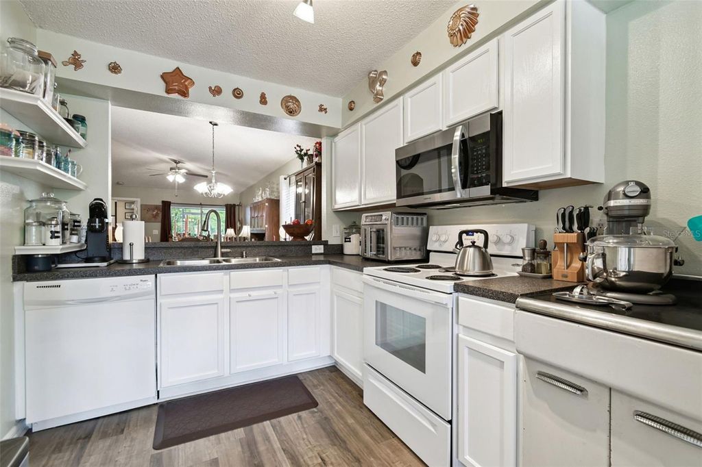Photo of 27141 La Jolla Way, Wesley Chapel, FL 33544 (MLS # TB8435704)