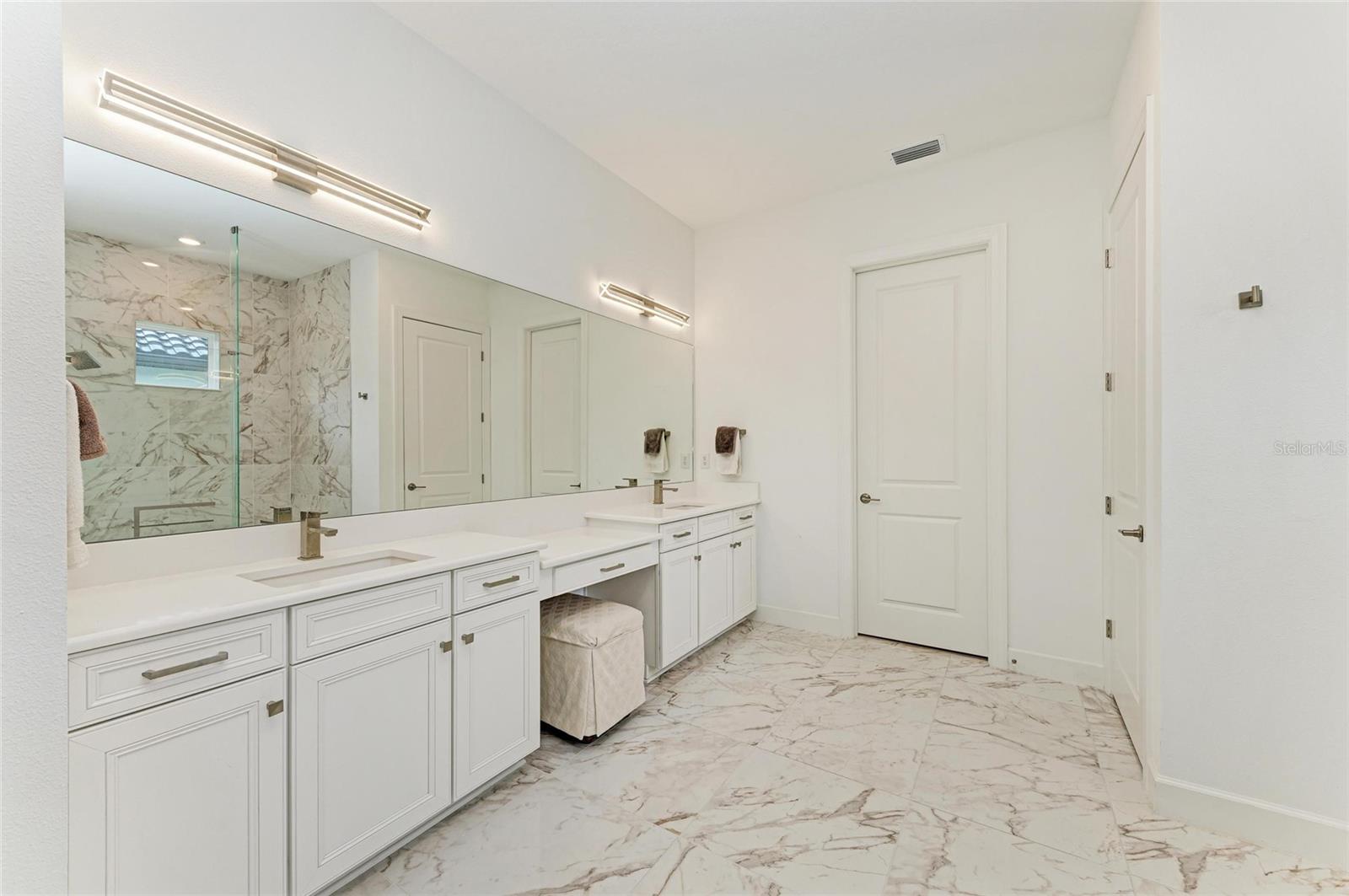 AZARIO ESPLANADE PH II SUBPH A, B & C - Residential