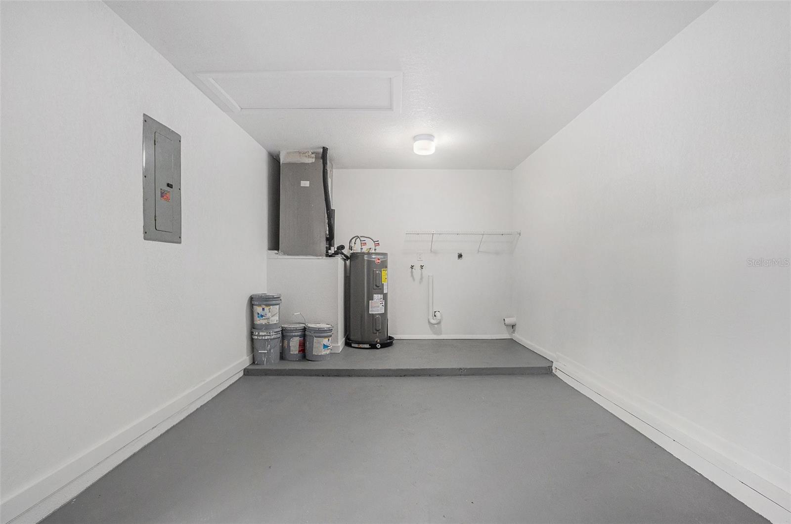 RAINBOW LAKE ES - Residential