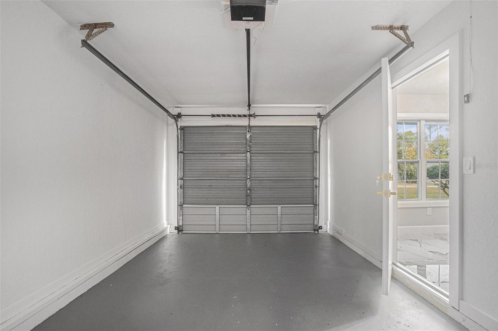 RAINBOW LAKE ES - Residential