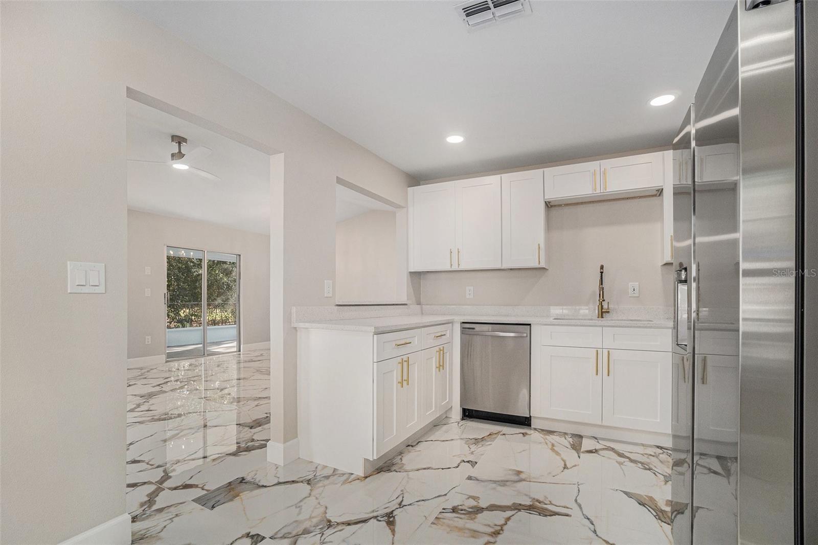 RAINBOW LAKE ES - Residential