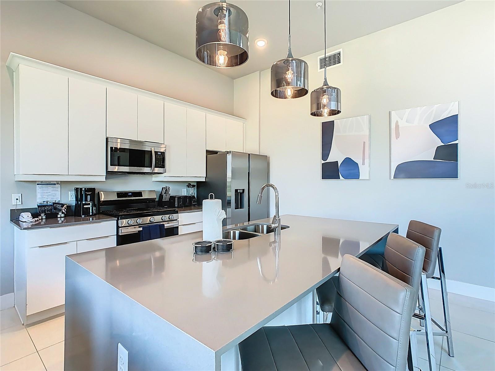 SPECTRUM AT REUNION CONDO PH 10 - Residential Lease