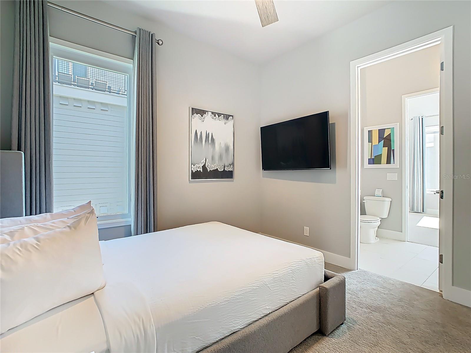 SPECTRUM AT REUNION CONDO PH 10 - Residential Lease