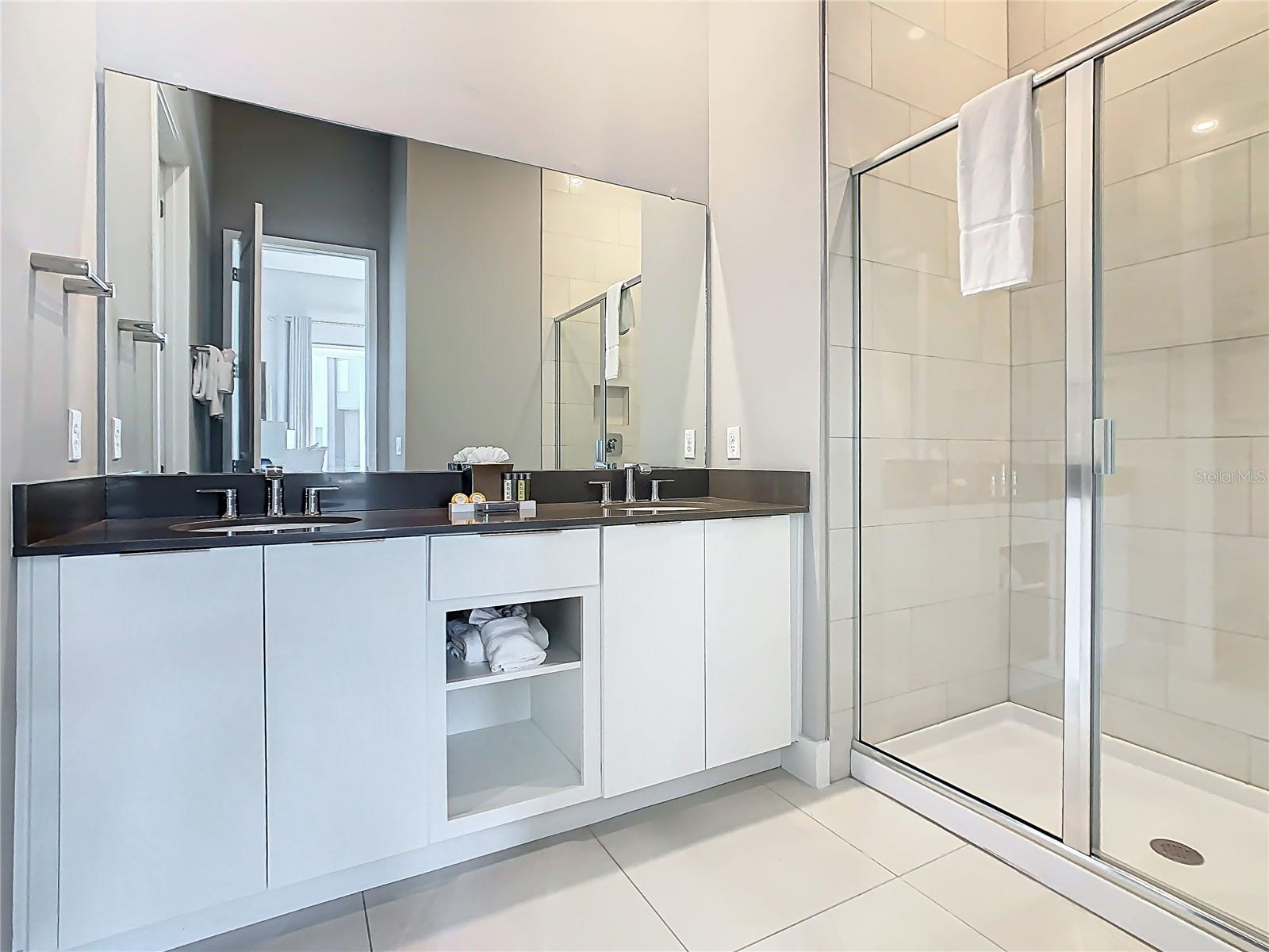 SPECTRUM AT REUNION CONDO PH 10 - Residential Lease