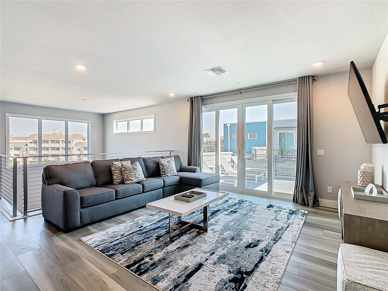 SPECTRUM AT REUNION CONDO PH 10 - Residential Lease