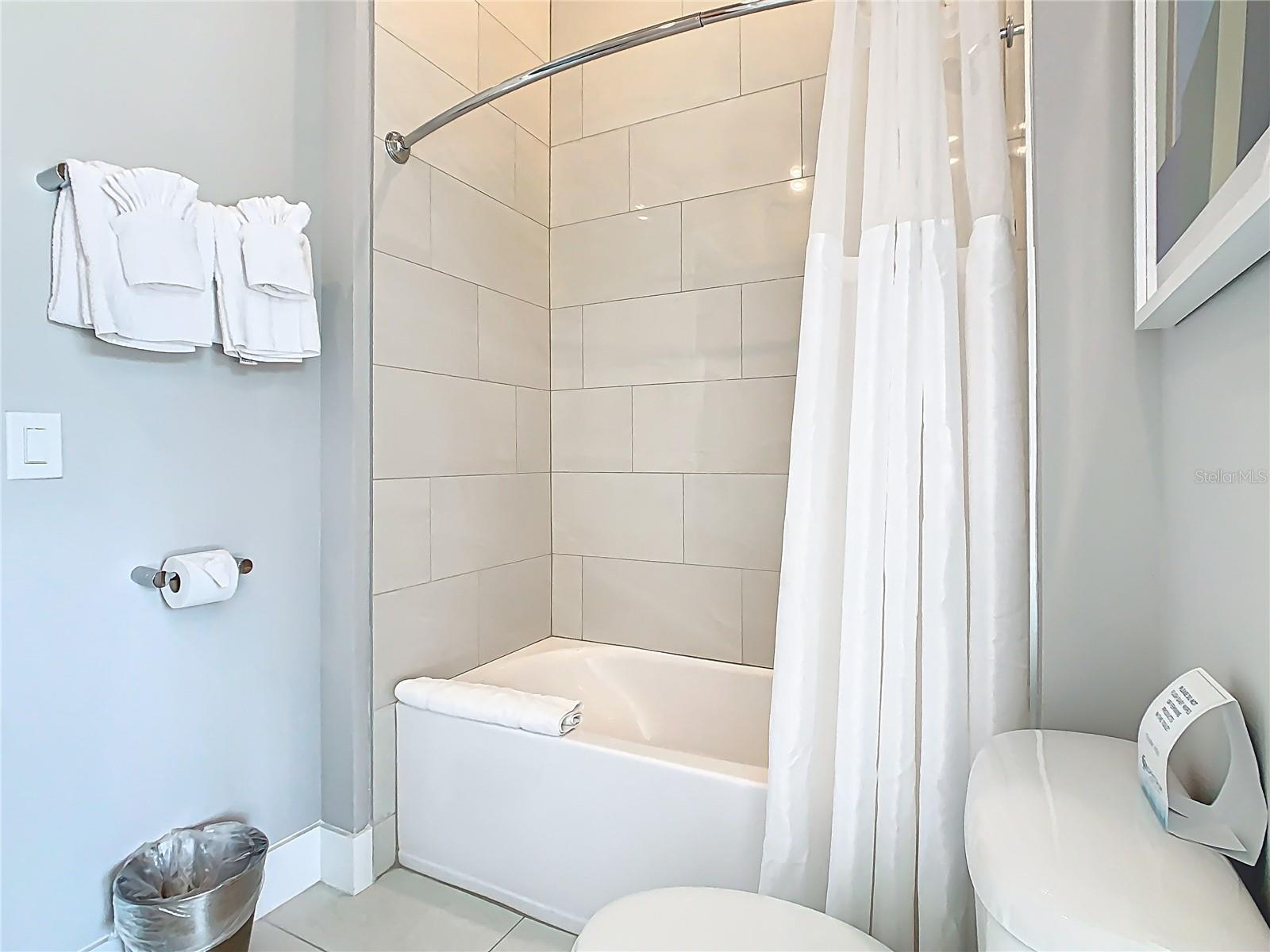 SPECTRUM AT REUNION CONDO PH 10 - Residential Lease