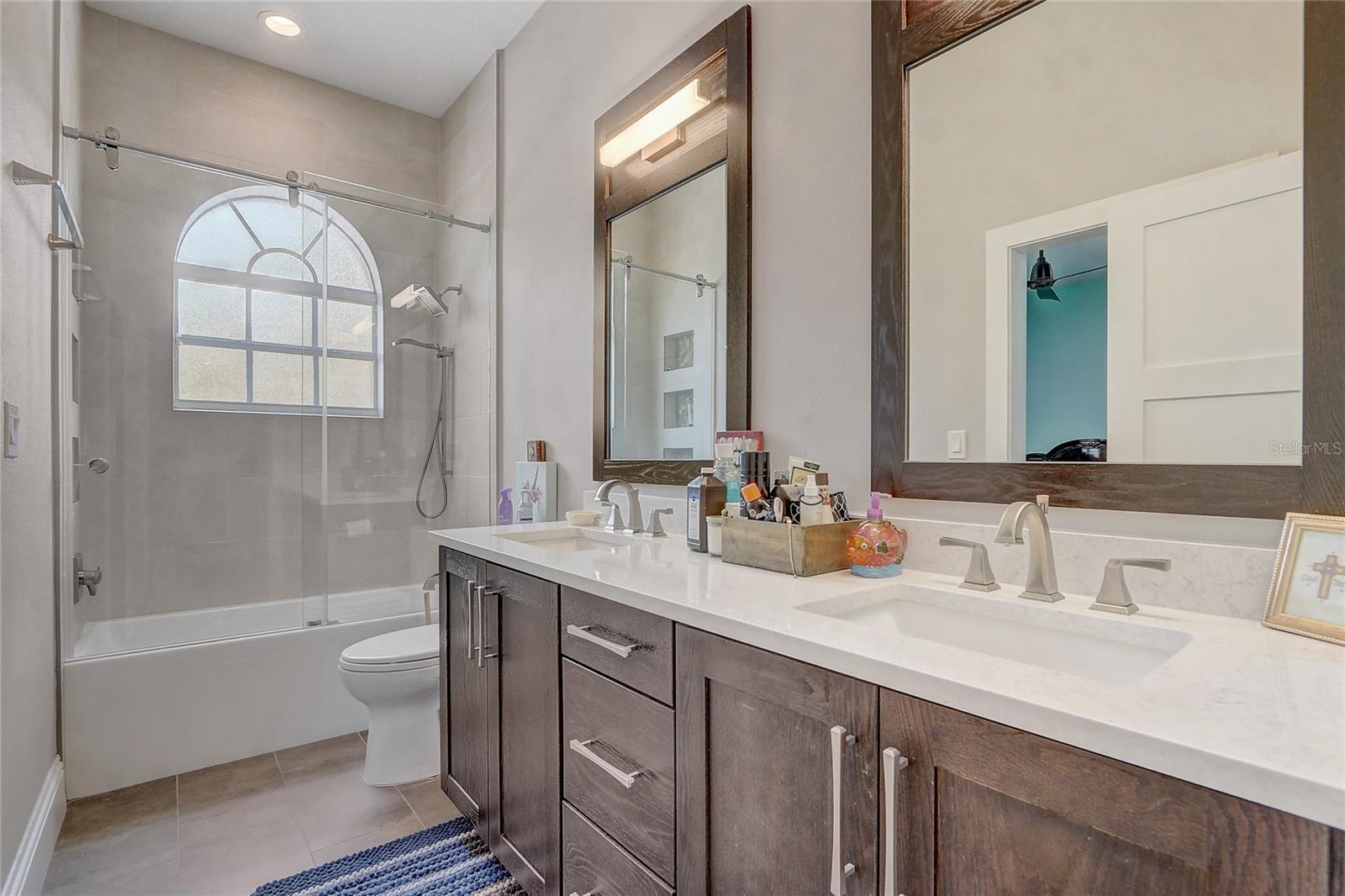 RESERVE AT HEATHROW - Residential
