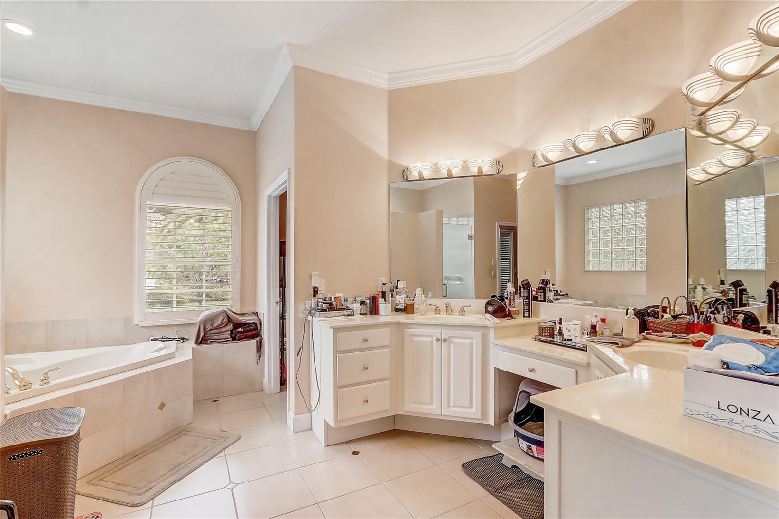 RESERVE AT HEATHROW - Residential
