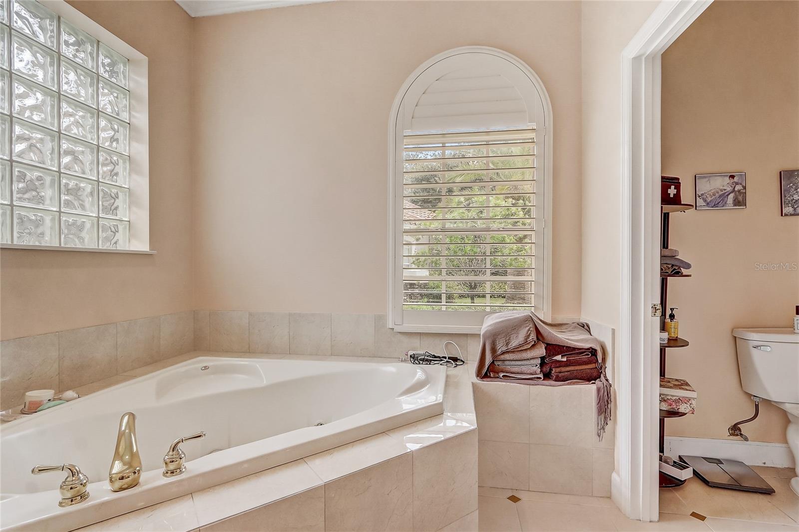 RESERVE AT HEATHROW - Residential