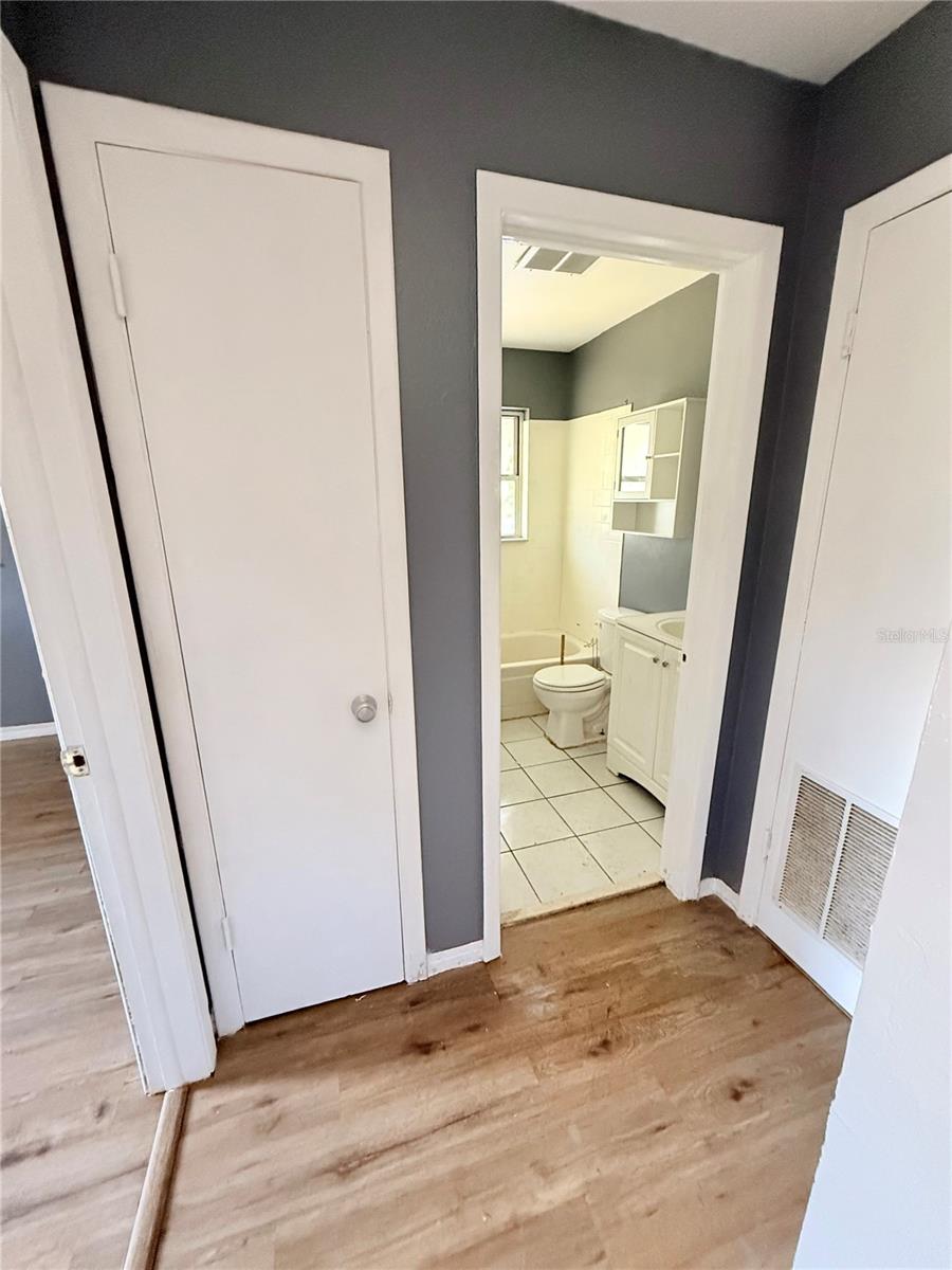 ZEHRCREST HEIGHTS - Residential Lease