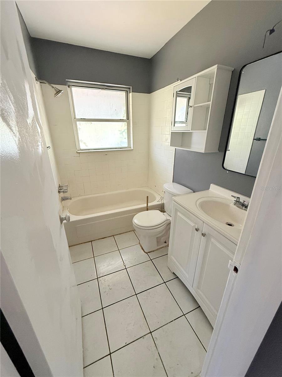 ZEHRCREST HEIGHTS - Residential Lease