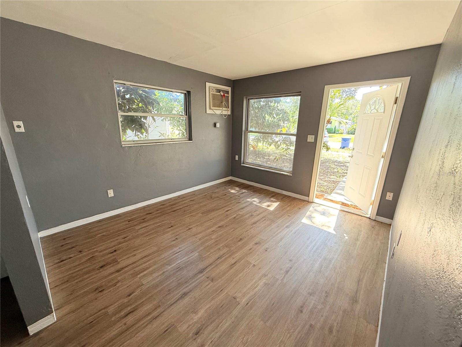 ZEHRCREST HEIGHTS - Residential Lease