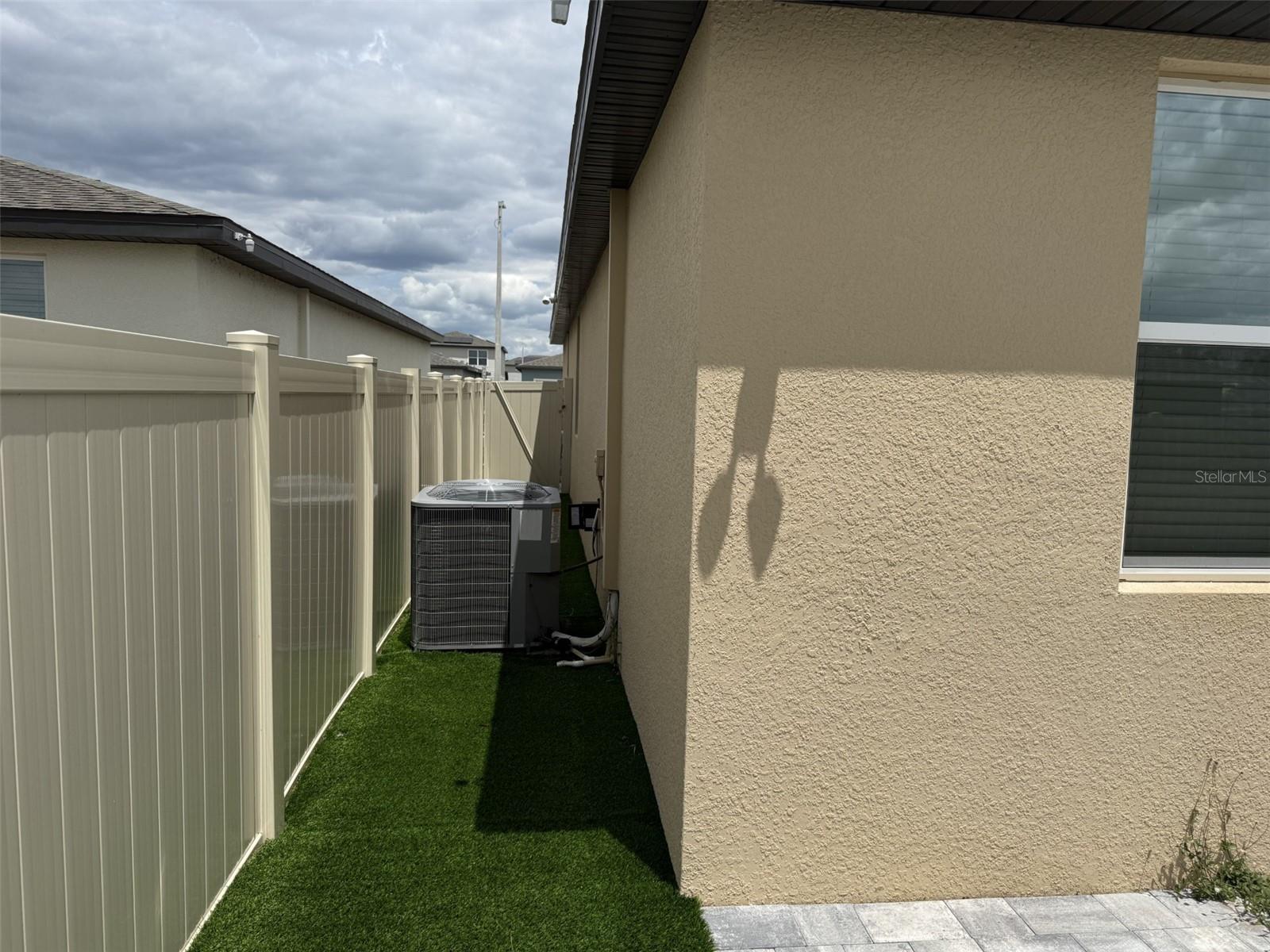 LAKE DEER ESTATES - Residential Lease