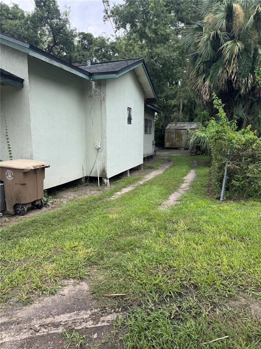 1322 W SILVER SPRINGS BOULEVARD