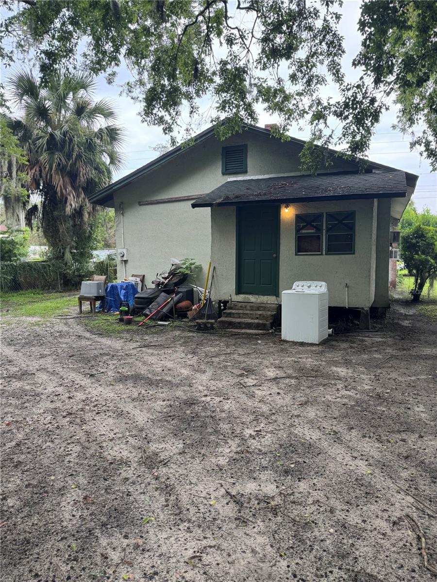 1322 W SILVER SPRINGS BOULEVARD