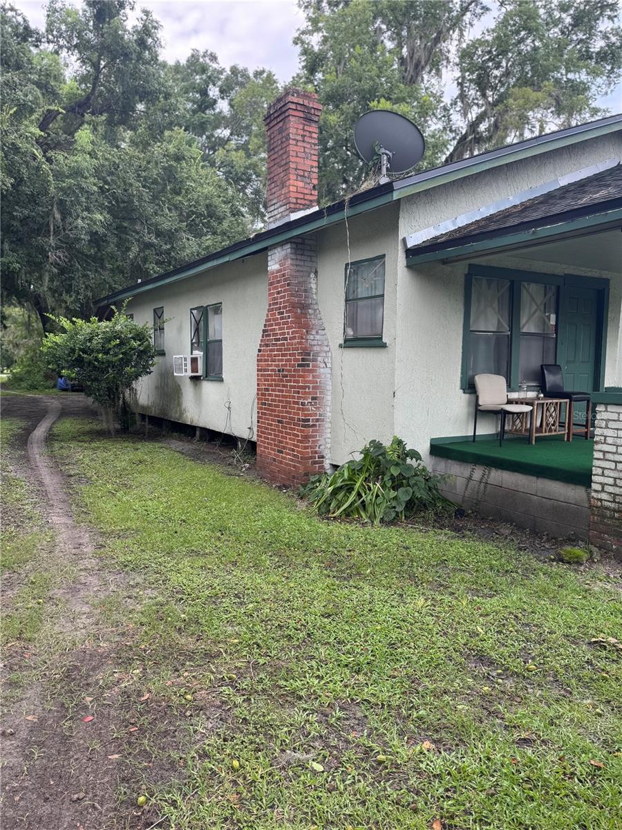1322 W SILVER SPRINGS BOULEVARD