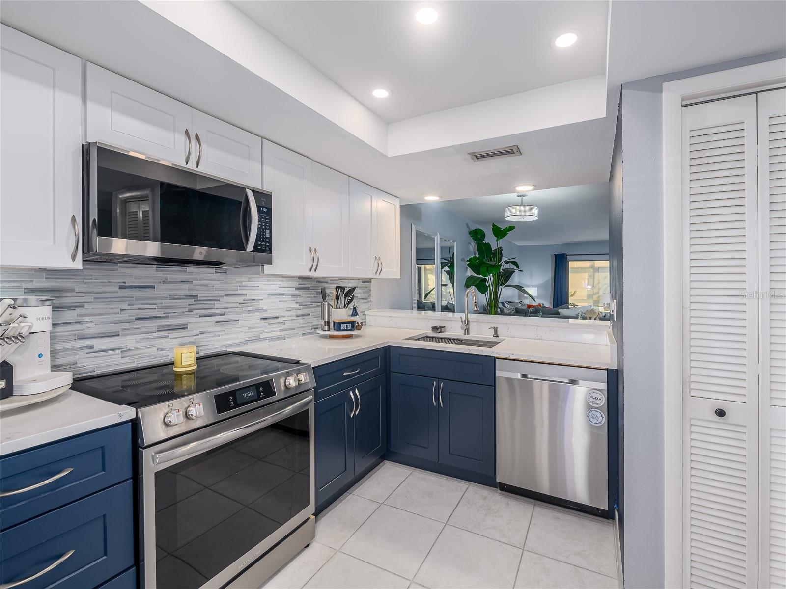 EAST LAKE WOODLANDS CONDO - Residential Lease