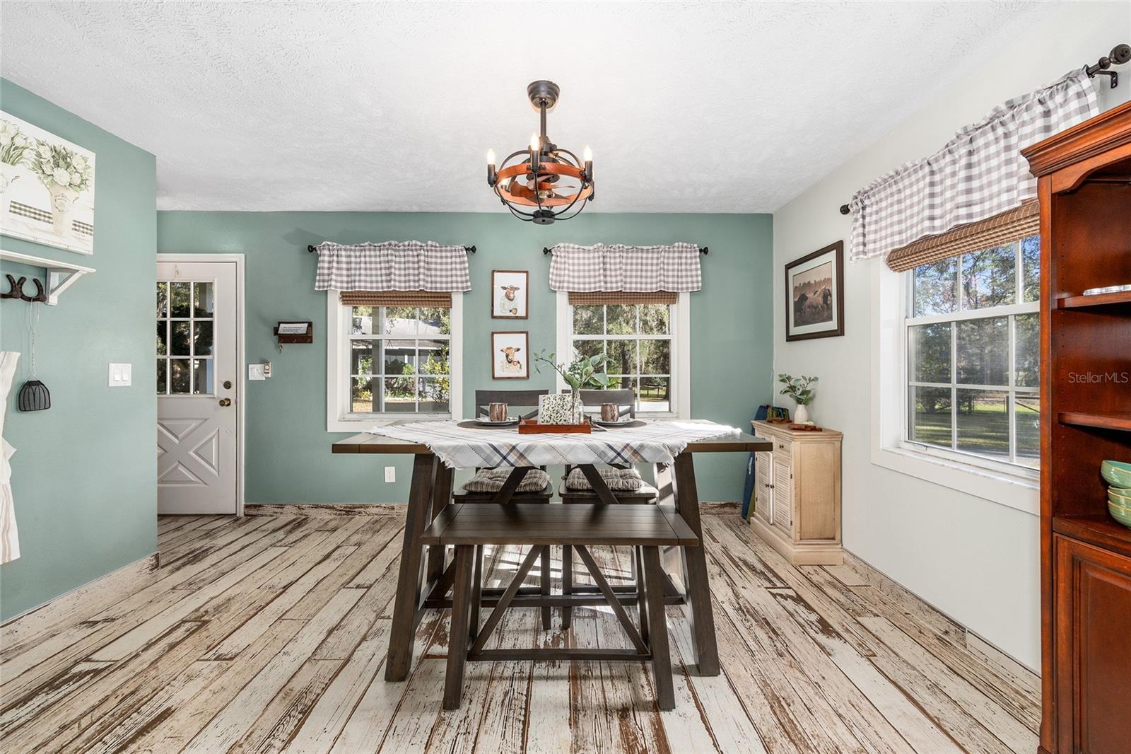 MCCULLYS - Residential