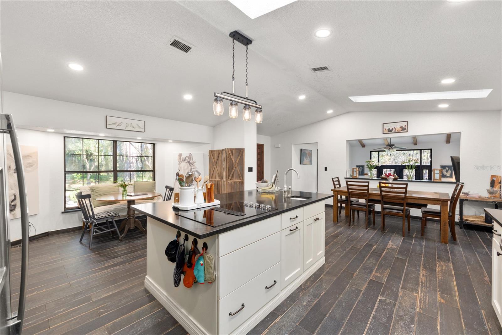 MCCULLYS - Residential