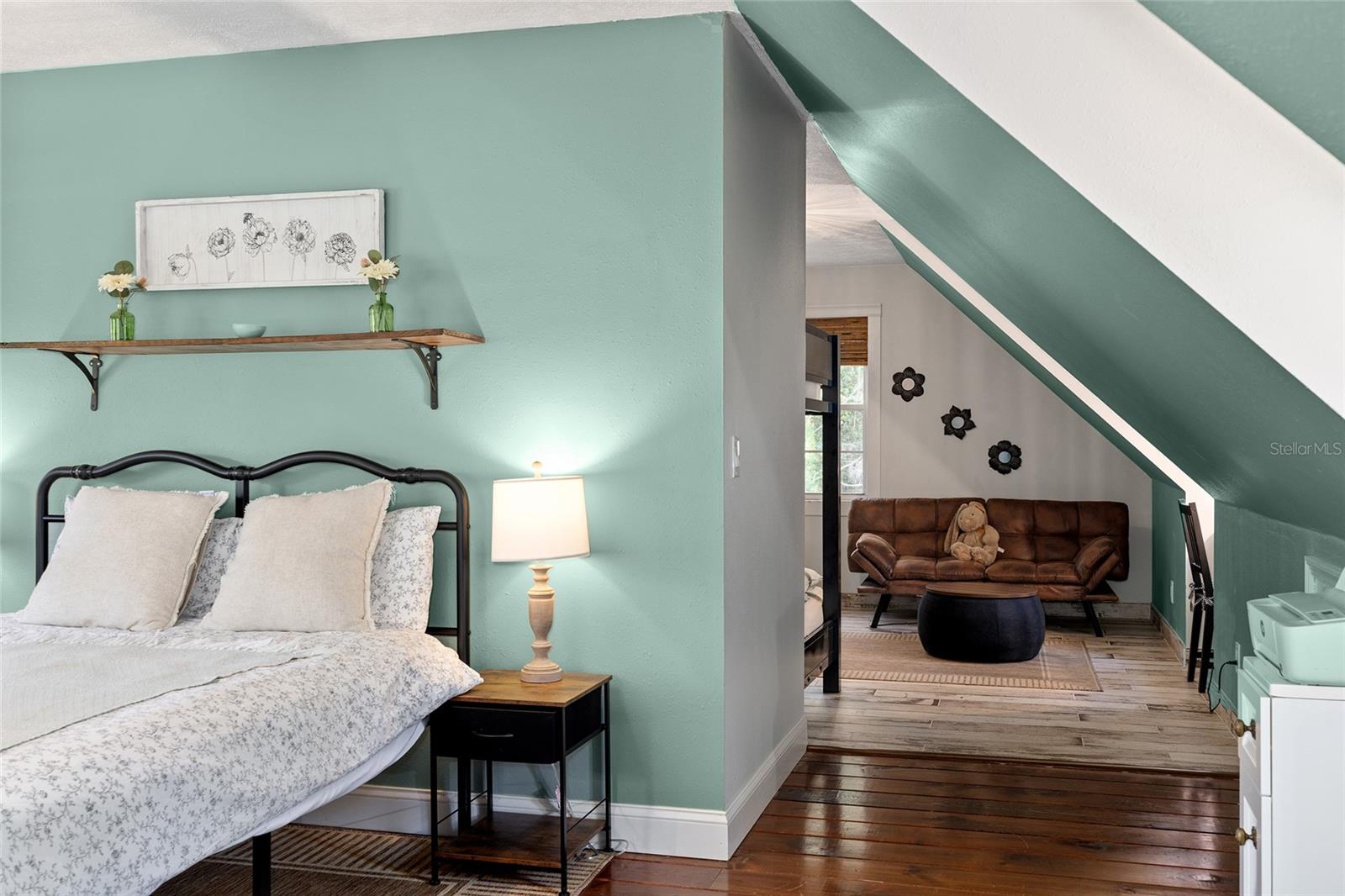 MCCULLYS - Residential