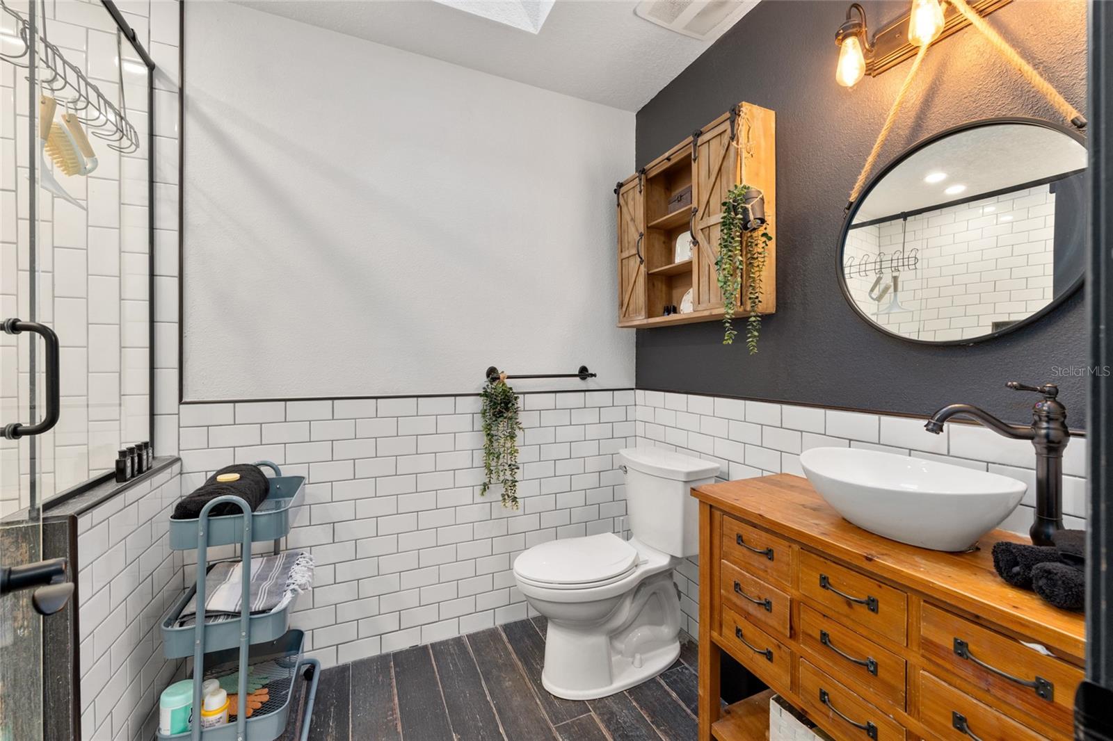 MCCULLYS - Residential