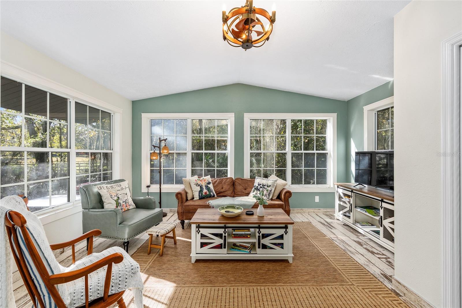 MCCULLYS - Residential