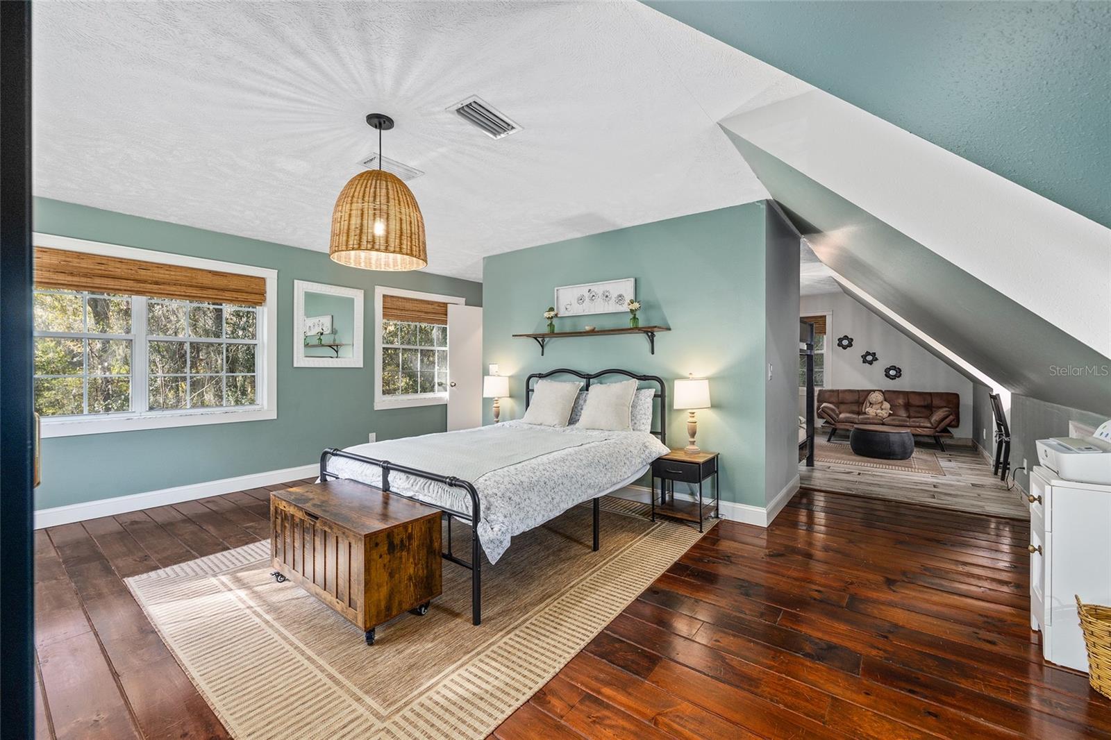 MCCULLYS - Residential