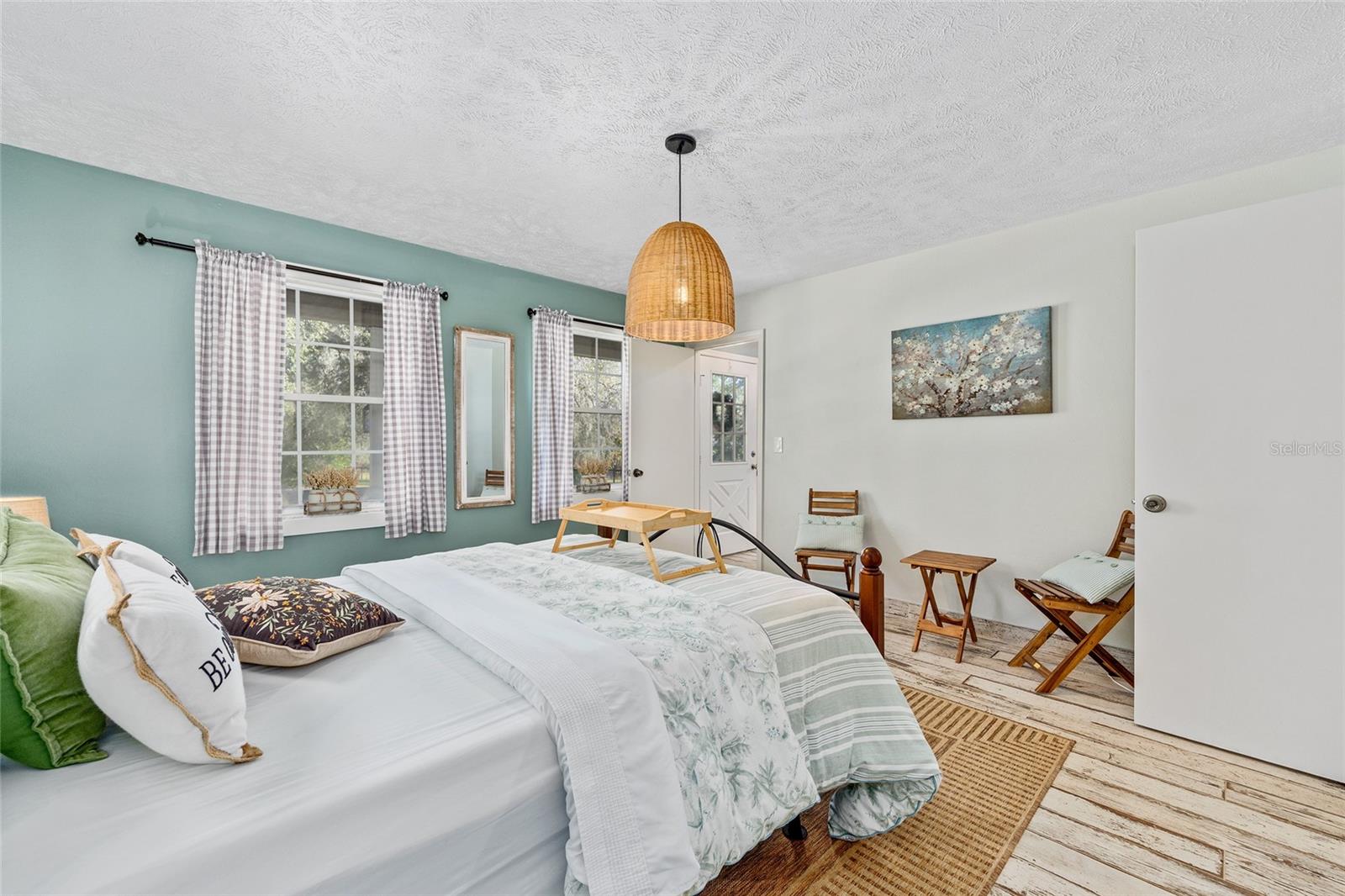 MCCULLYS - Residential