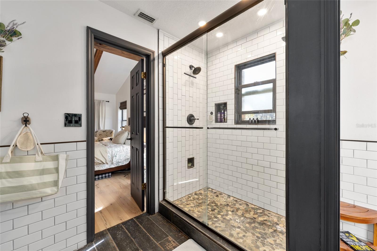 MCCULLYS - Residential