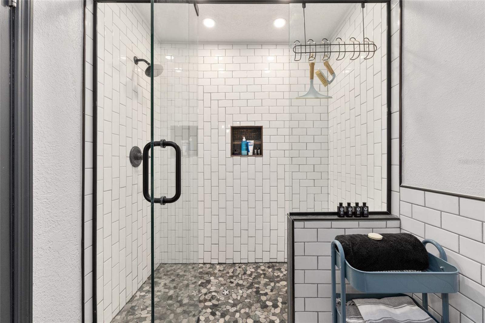 MCCULLYS - Residential