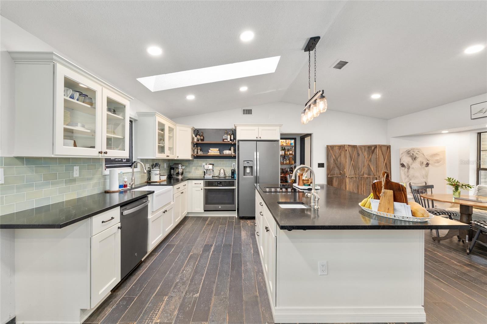 MCCULLYS - Residential