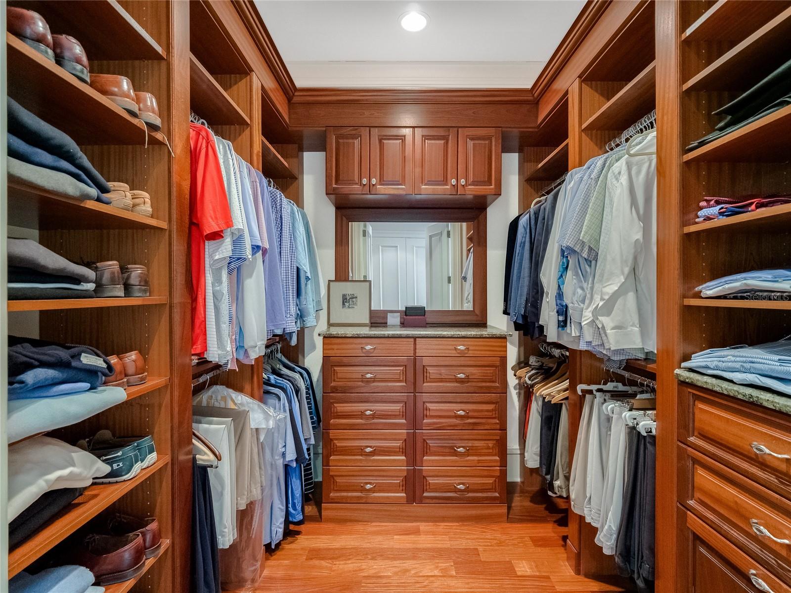 THE MOORINGS - Residential