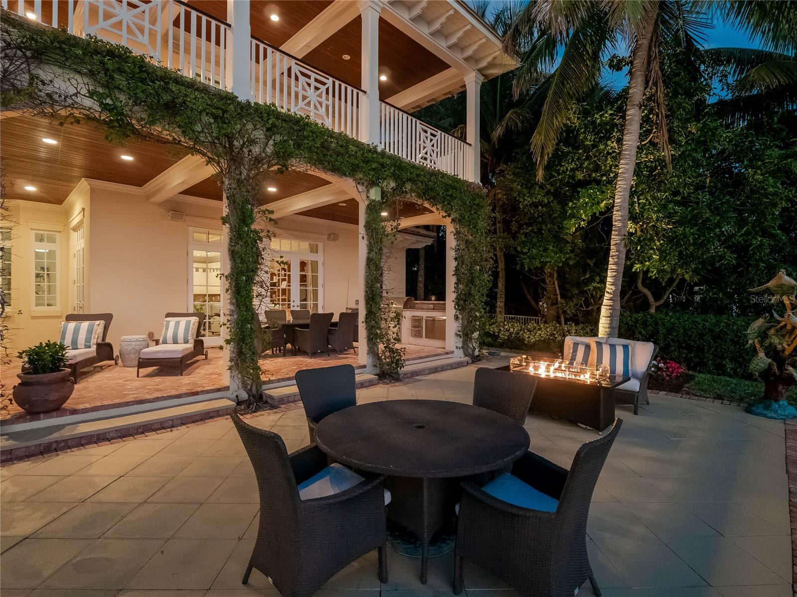 THE MOORINGS - Residential